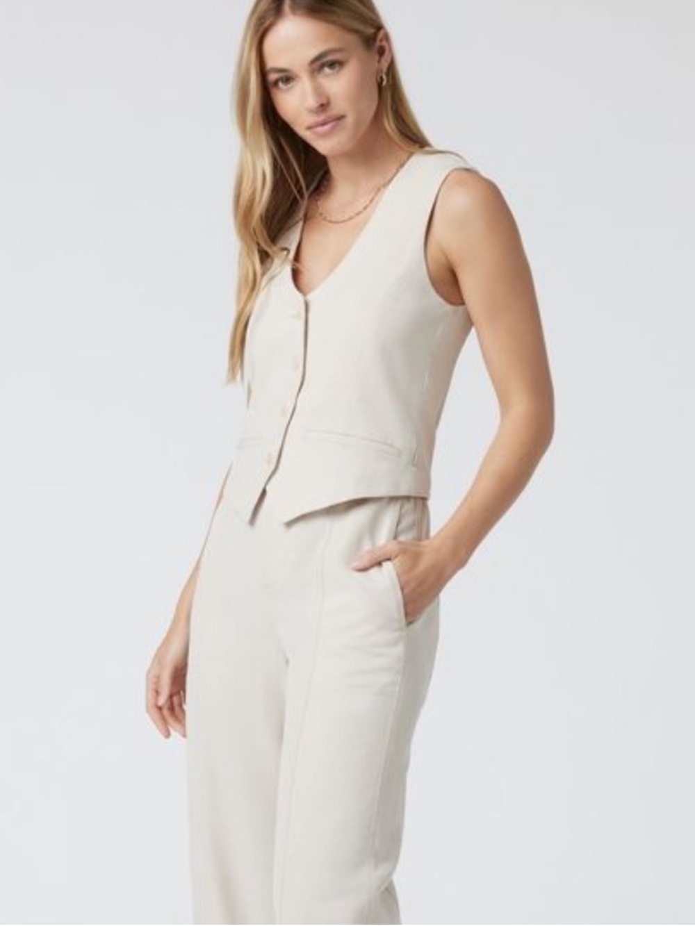 Vuori Cream Button-Front Sleeveless Vest